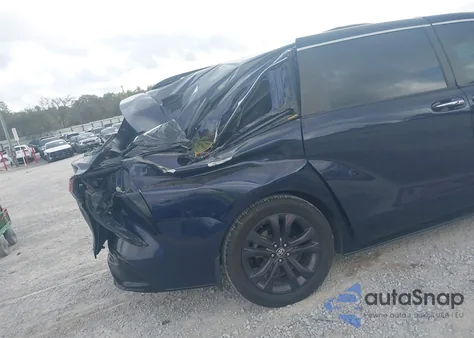 2021 Toyota Sienna Xse z USA, uszkodzony, nr VIN 5TDDRKEC5MS019491